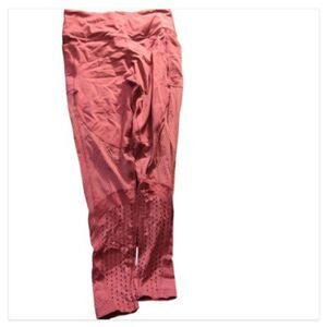 Victoria Sport pink leggings with pockets on the side